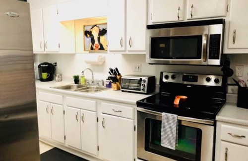 Middlebury Apartment | Downtown Middlebury 3 BR Home - Walk Everywhere!