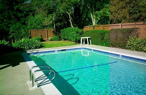 Napa Condo | Downtown Napa, Sleeps 4-5, Pool, 31 Day Min., July 7-Aug. 10, n2 Bdrms 2 Baths