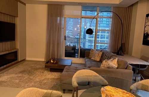 Fashion District Condo | Downtown oasis in the heart of Toronto! Perfect location to explore and enjoy!