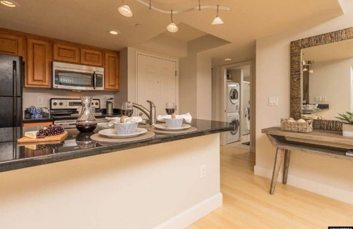 West University Condo | Downtown Reno Condo with Mountain Views