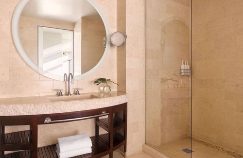 Civic Core Hotel | Downtown San Diego Access | Rooftop Pool & Dining