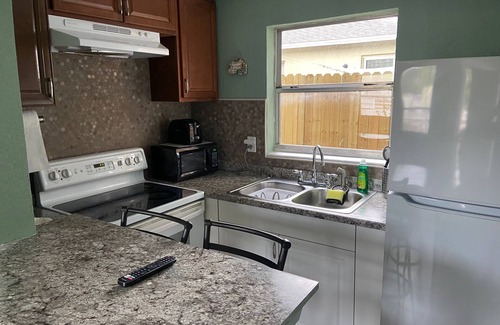 Downtown Apartment | Downtown Sarasota Apartment 2BR/2BA, Pet-Friendly close to LidoBeach & SiestaKey