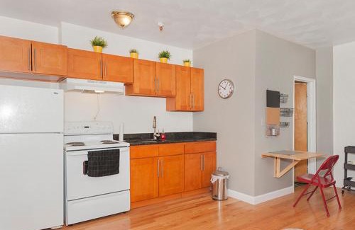 Theatre District Apartment | Downtown Studio Apt, Perfect for Medical Workers