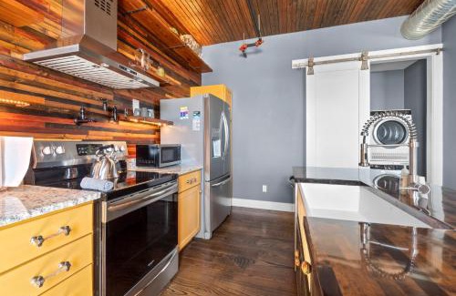 Perryville Apartment | Downtown Urban Loft above Restaurants #5