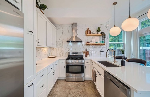 Highland House | Downtown Vibes with Backyard Bliss - WFH Friendly