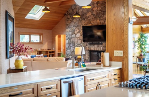Nellysford Ski Chalet | Dragon's Back, 9BR 10BA in Wintergreen