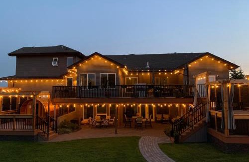 Sherwood Park House | Dragonfly Inn Loft Suite