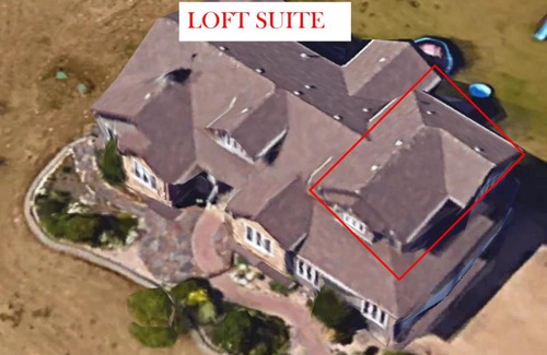 Sherwood Park House | Dragonfly Inn Loft Suite