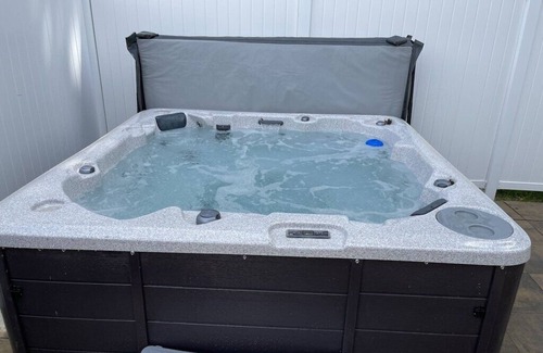 Amanda House | Dragonfly Inn (Only 40 min to Hocking Hills area)