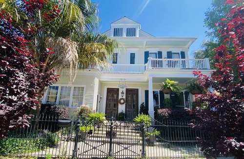 Treme House | Dragonfly Tremé - Eclectic Antique Charm + Modern Comforts w/Pool-Heart of NOLA