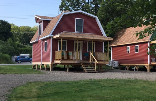 Oneonta Cottage | Drake's Escape Cottage #1, Ideal location for Oneonta/Cooperstown