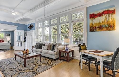 Thomas Square Apartment | Drayton Place 1A