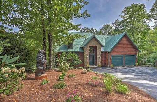 Sapphire House | Dream Catcher Luxe Cabin with Large Deck and Mtn View