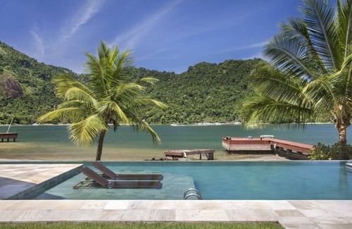 Centro Villa | Dream house in front of beach in Angra dos Reis - ANG004