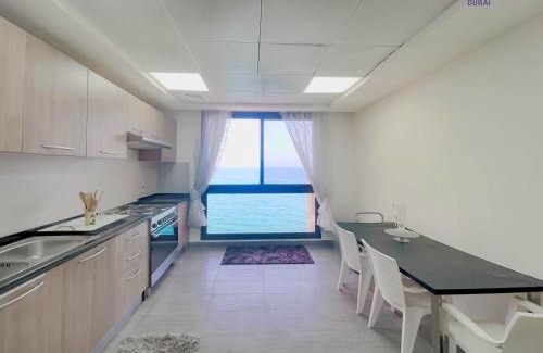 Al Kubus Apartment | Dream Inn Apartments - Luxury 2 BR Mina Al Fajer - Harbor View - Al Fujairah