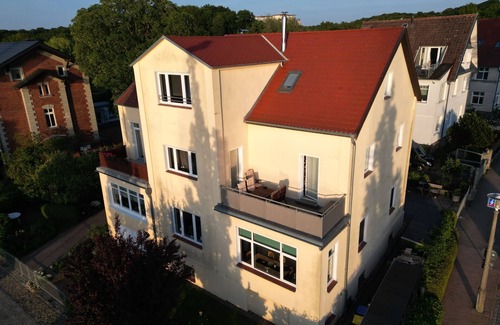Zippendorf Apartment | Dream location on Lake Schwerin - apartment right on the beach - 20 steps to the sandy beach