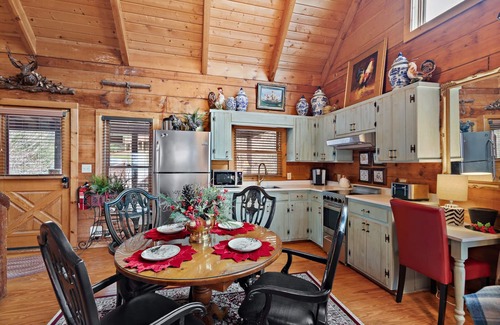 Blowing Rock Cabin | Dream Mountain Retreat with Views
