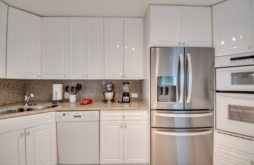 Caloosahatchee Villa | Dream vacation in Florida starts here at Villa CASA BIANCA in Cape Coral!