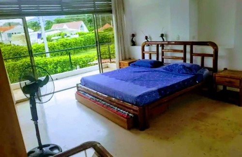 Ricaurte Villa | Dream Vacation - Private Pool, Jacuzzi & BBQ