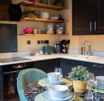 Easton Apartment | Dreamer - 1 Bedroom Luxury Apartment by Mint Stays