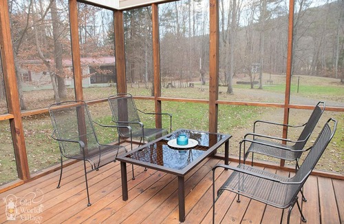 Maryland Cottage | Dreams Park/All Star Getaway! Cottage #1- Old World Village