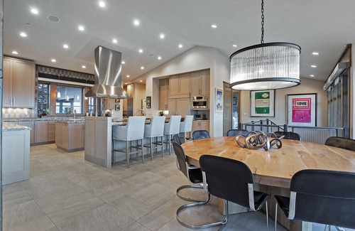 Deer Valley House | Dreamscape 365 I Ski-In/Out Deer Valley I Private Hot Tub I Theater Room | Custom Game Room!