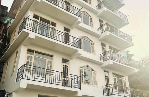 Shimla Condo | Dreamville Stays Shimla - Luxury Homestay and B&B unit 4