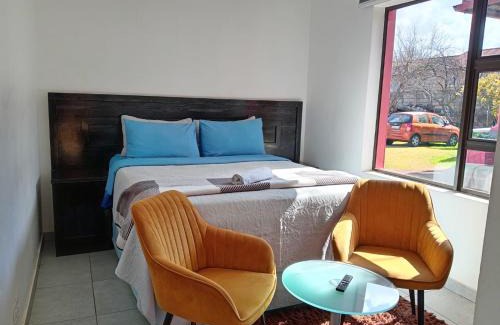 Krugersdorp North House | Dreamwest Living Guesthouse Self Catering Units
