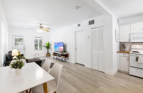 Victoria Park Apartment | Dreamy 1-bedroom apt walking distance to Las Olas