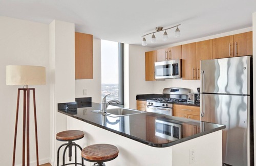 Hunters Point Apartment | Dreamy LIC 2BR w/W/D, Elevator & Doorman, near East River, by Blueground