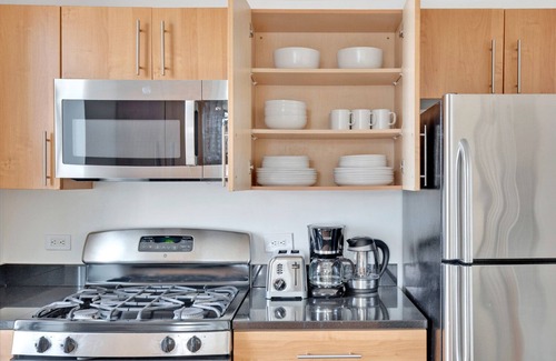 Hunters Point Apartment | Dreamy LIC 2BR w/W/D, Elevator & Doorman, near East River, by Blueground