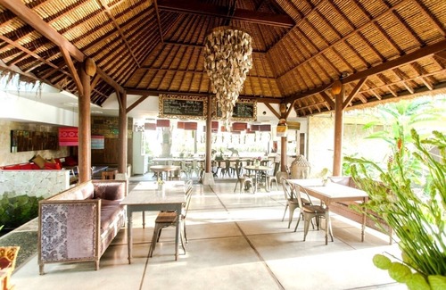 Pejeng Kawan Apartment | Dreamy Treetop Loft in the Rice Fields!