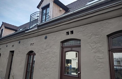 Fuchshain Apartment | Drei-Seiten-Hof Étable mit Schwimmteich und Klimanlage