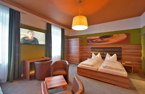 Spittal an der Drau House | Dreibettzimmer mit Dusche Oder Bad/wc - Hotel Ertl