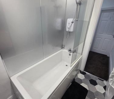 Leeds Apartment | Dress To Impress 3