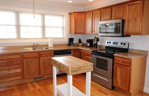 Jamestown House | DRIFT INN just 10 minutes from Jamestown Marina