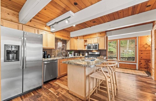 Tahoe Pines Cabin | Drifthaus | Firepit, Fireplace, Deck & BBQ!