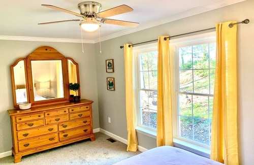 Oak Hill Park House | Driftwood Dreams Lakefront Cottage and Dock