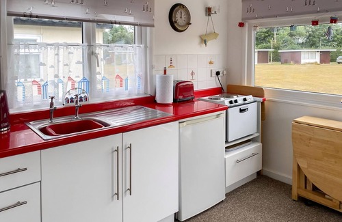 Mundesley Cottage | Driftwood just screams seaside.