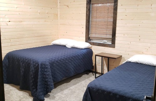 Amherst Cabin | Droptine Lodge