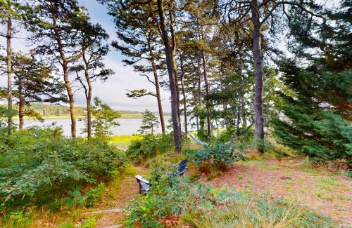 Wellfleet House | Drummers Cove Gem