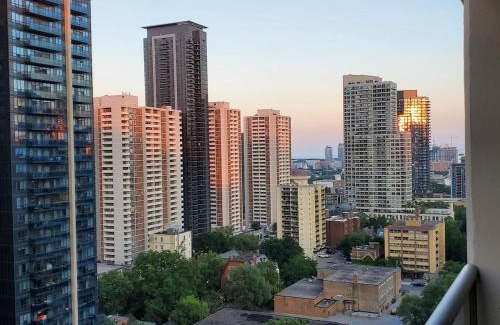 Upper Jarvis Apartment | DT Apt great view whit garden