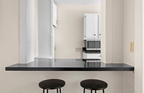 Maple-Ash House | DT Studio -1 Block to Mill Ave/ASU + Free Parking