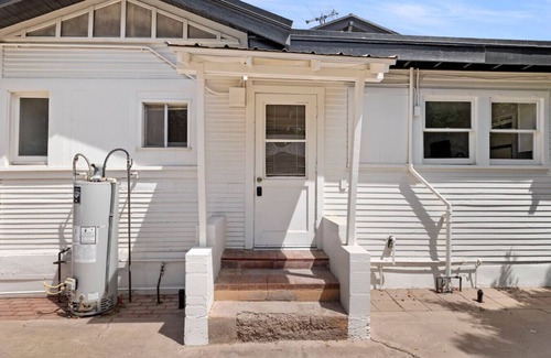 Maple-Ash House | DT Studio -1 Block to Mill Ave/ASU + Free Parking