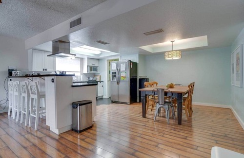 Mesa Grande House | Dugout Summer Getaway * Sparkling Pool * Hot Tub