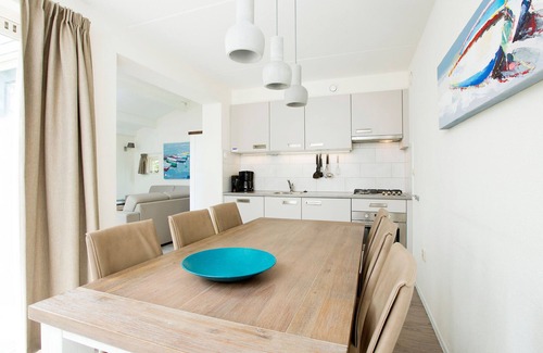 Bohemen en Meer en Bos Villa | Dune Villa in Kijkduin with Garden