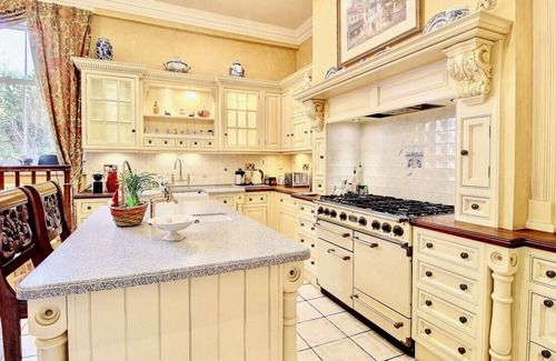 Rhu House | Duneira is an elegant victorian villa with Hot Tub in Rhu, Argyll & Bute