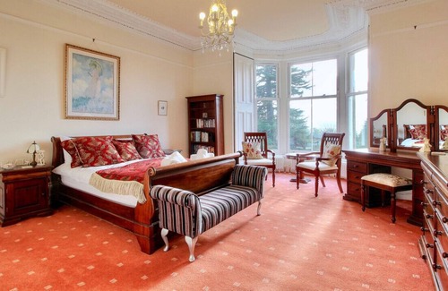 Rhu House | Duneira is an elegant victorian villa with Hot Tub in Rhu, Argyll & Bute
