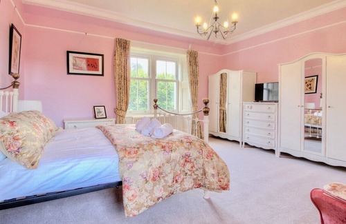 Rhu House | Duneira is an elegant victorian villa with Hot Tub in Rhu, Argyll & Bute