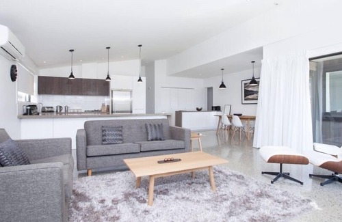 Wanaka Apartment | Dungarvon Street 4 bedroom apartment downstairs